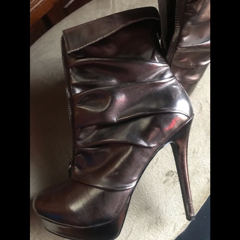 Colin Stuart Pewter Slip on Zip up booties